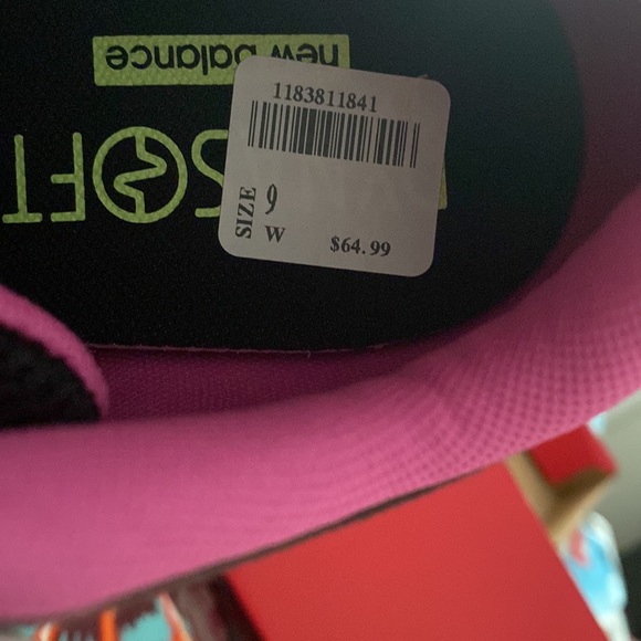 New Balance tennis shoes. Multi colored,NWT only tried on.  Never worn. - Picture 2 of 4